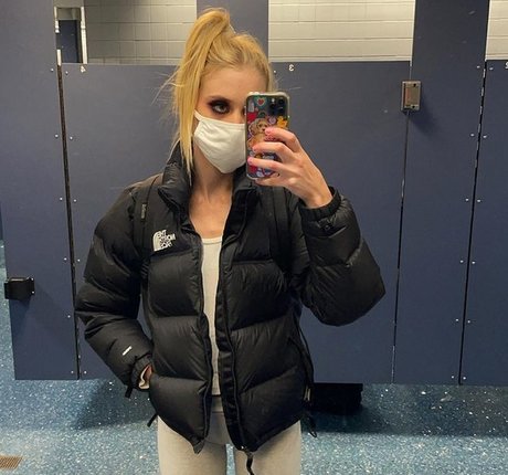 Chloe cherry modèle sympa photo