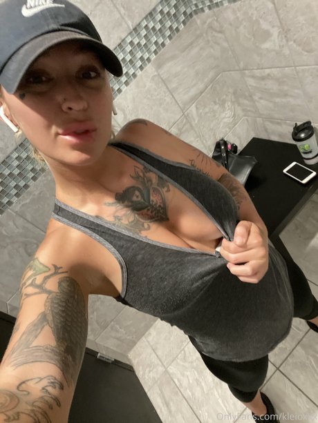 Kleio Valentien hermosa estrella porno foto