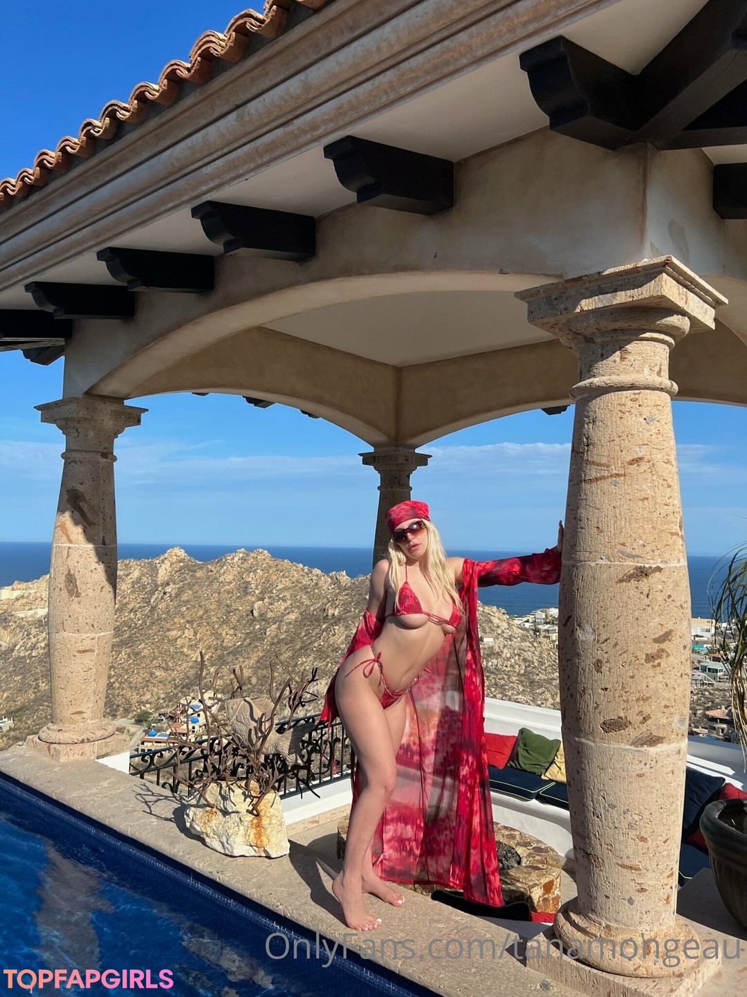 Tana Mongeau star sex pictures