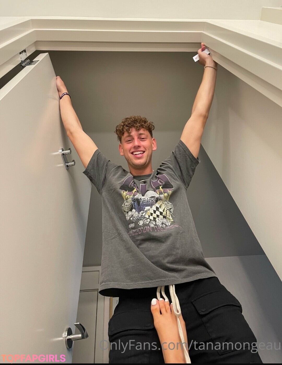 Tana Mongeau actrice exclusive galeries