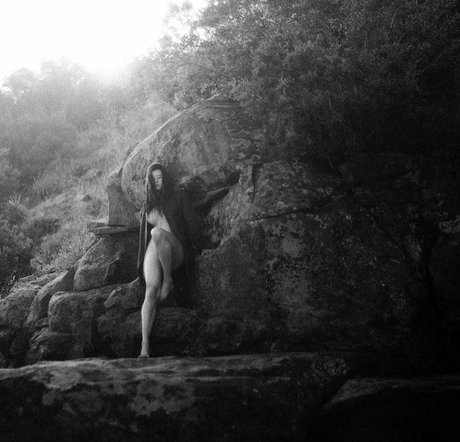 Sarah McDaniel_ nus étoiles galerie