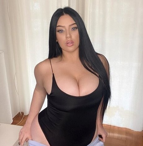 Claudia Rivier estrella exclusiva archivo