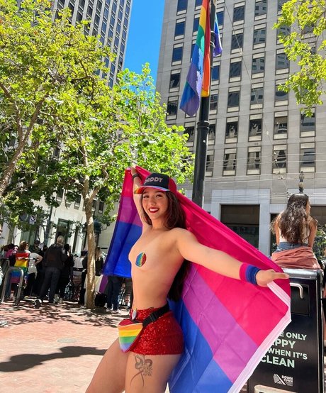 Eliza Chau star du porno sympa galerie