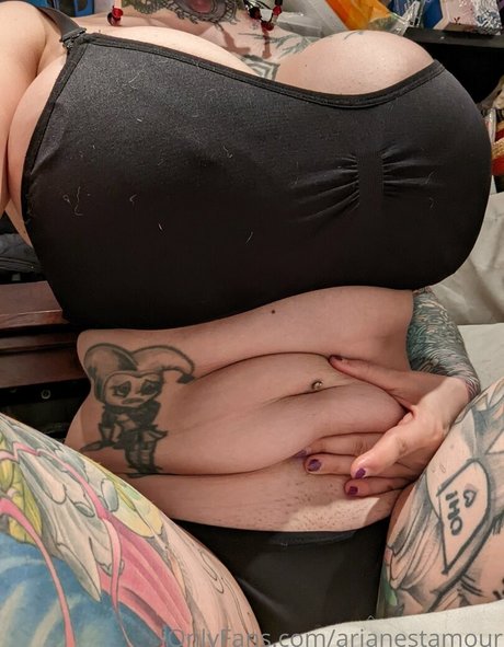 Ariane Saint Amour modèles nus galeries