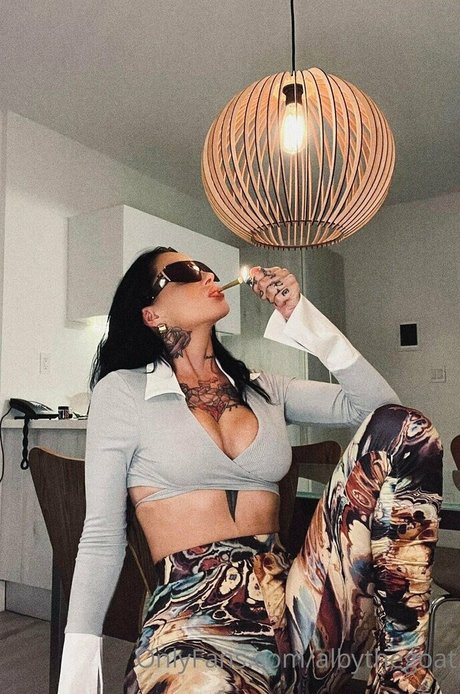 Albythegoat actriz xxx imagen