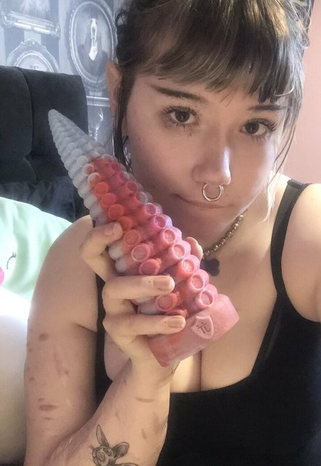 Tinyfawnn pornstar hd pictures
