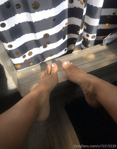 petite salope onlyfans érotique en haute qualité img