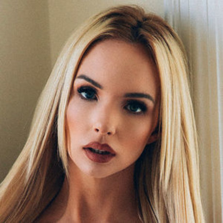 Cassaundra Kelly sexy actress pic