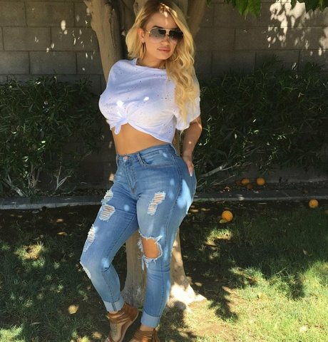 Jessica Kylie sexe star du porno des photos