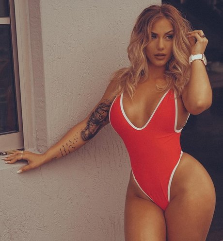 Marine Sainte actrice chaude des photos