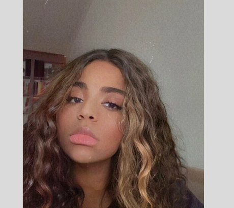 XoBigTittyQueen étoile des photos