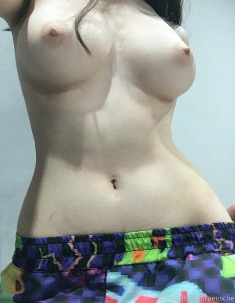 Peusche modèle adulte des photos