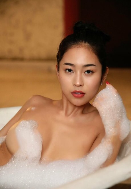 Rina Toeda estrella porno erótica galerías