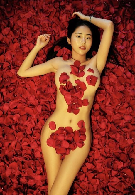 Rina Toeda estrella imágenes