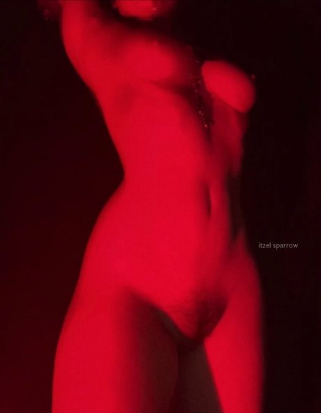 Itzel2002 model exclusive photo