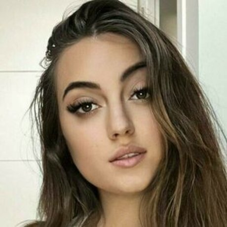 yleniab16 sexe de star du porno des photos