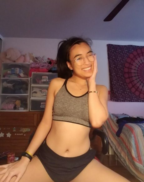 Ava Tran star exclusive photo