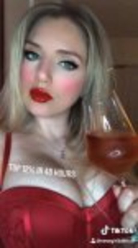 Sophia Secret model sexy pic