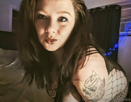 tryxieq pornstar hd picture
