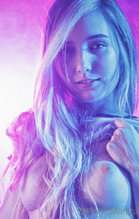 Planet Monica beau modèle img