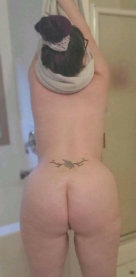 Bigtittykitty7 star erotic pics