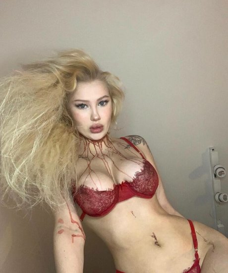 sofimoonlight nudes model img