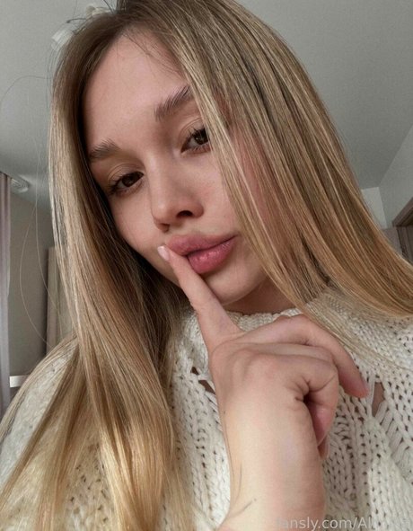 allinika sex model pic