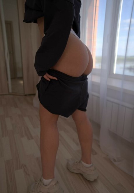 allinika porn model gallery