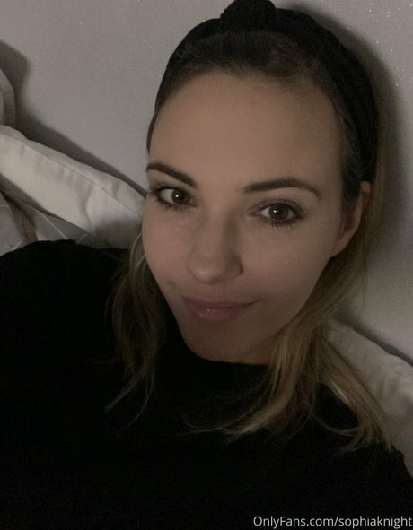 Sophia Knight porn model images