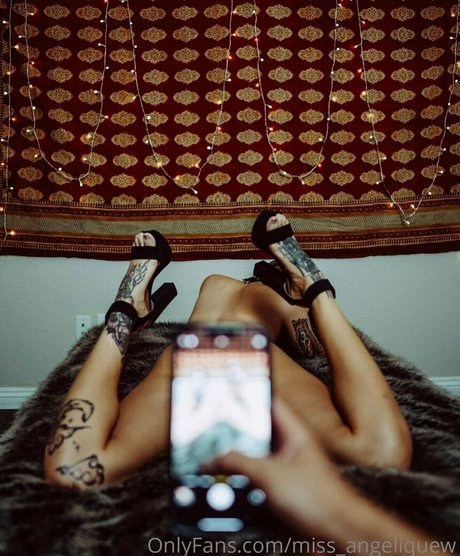 Miss angeliquew estrella hermosa foto