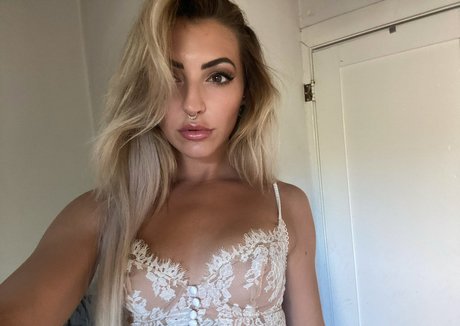 Miss angeliquew desnudos estrella foto