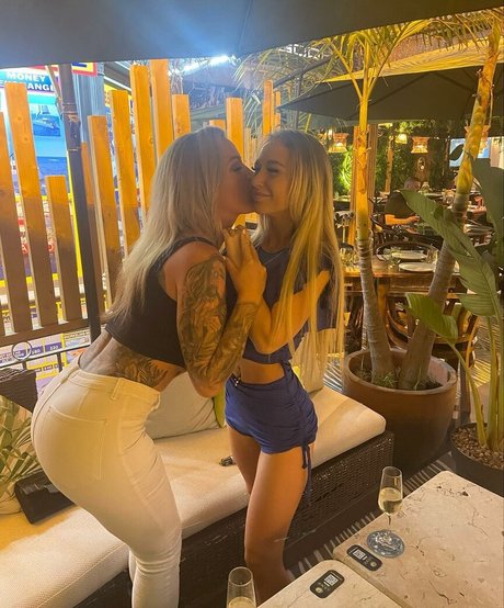 Bonnie Marie estrella porno bonita galería