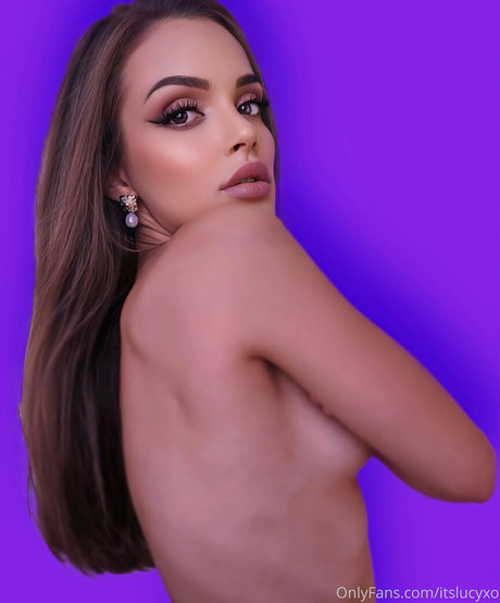 itslucyxo modèle porno archive