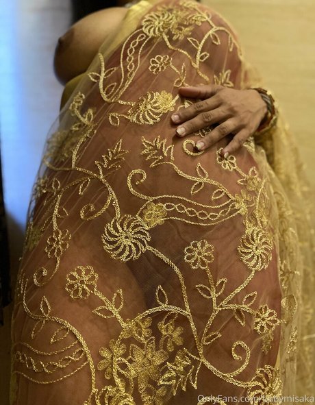 babymisaka modelo gratis imagen