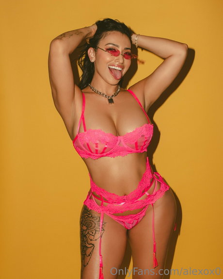 Alexox0 modèle sexy archive