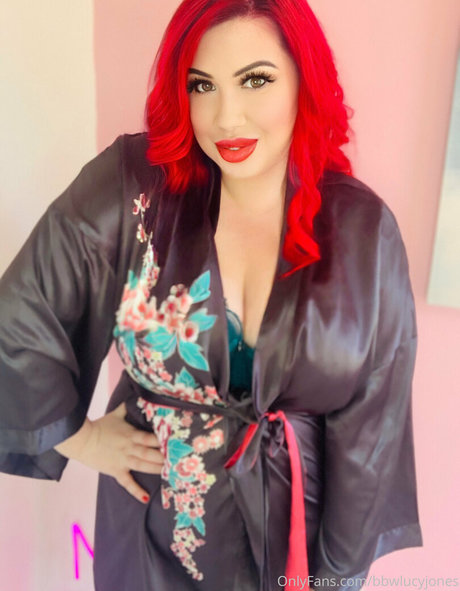 Lucy Jones bonita estrella porno fotos