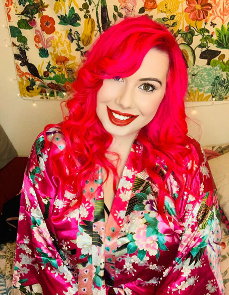 Lucy Jones estrella xxx galería