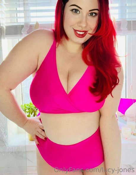 Lucy Jones modèle xxx photo