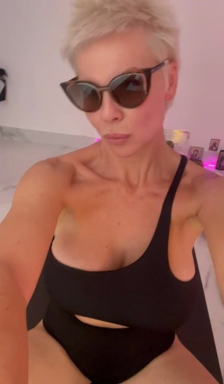 Nadya Basinger bonita actriz archivo