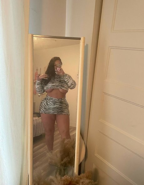 MiMiko Divine pornstar pretty image