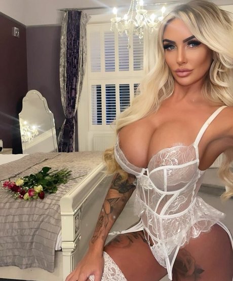 amateur deepthroat onlyfans art nude gallery