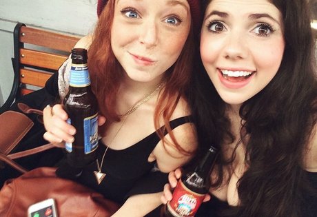 Emily H Barry star du porno img