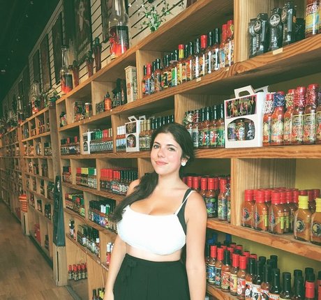 Emily H Barry modelo adulto foto