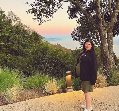 Emily H Barry hermosa estrella porno foto