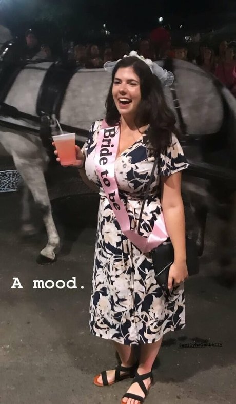 Emily H Barry bonita estrella porno fotos