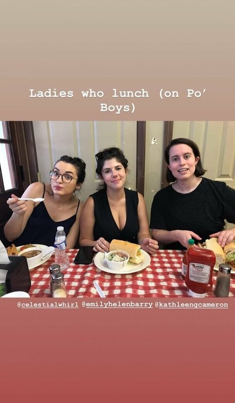 Emily H Barry estrella bonita fotos