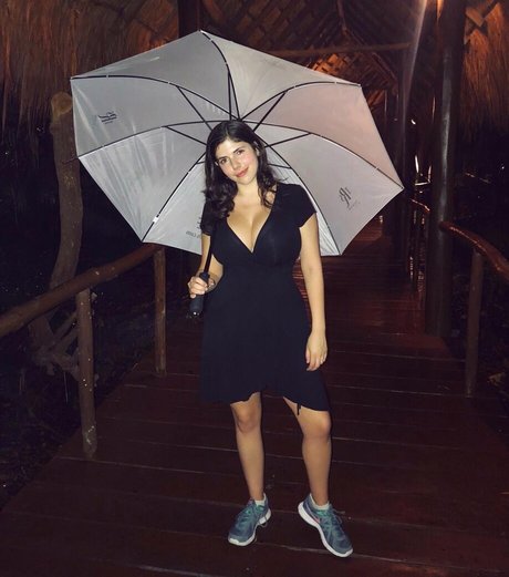 Emily H Barry modèles nus img