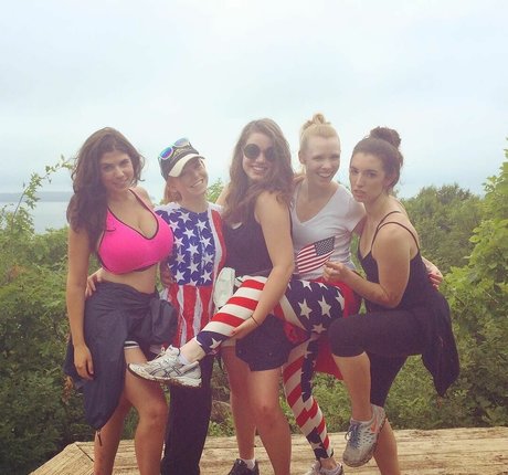 Emily H Barry modelo bonita imágenes