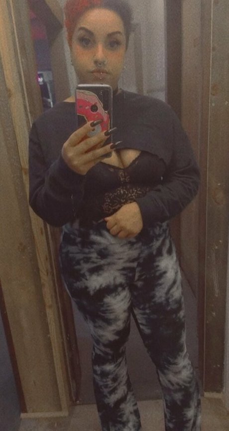 raeraejiggles star pornographique galeries