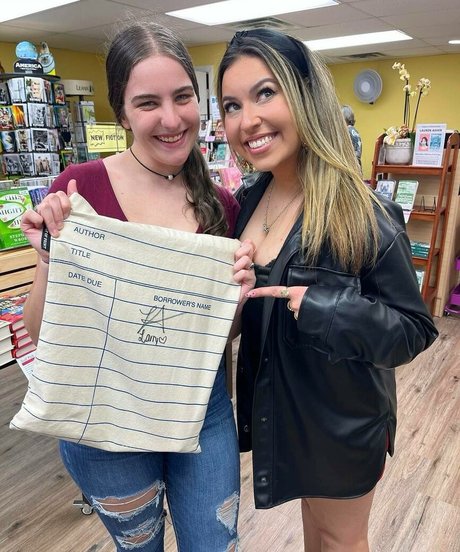 Larissa Cambusano modelo caliente galerías